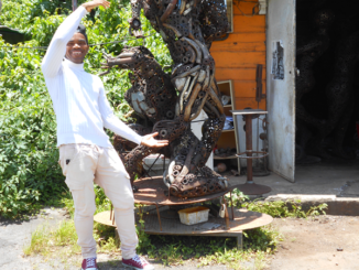 Le sculpteur et peintre guadeloupéen, Jean-Luc Déjean - Photo: Évelyne Chaville