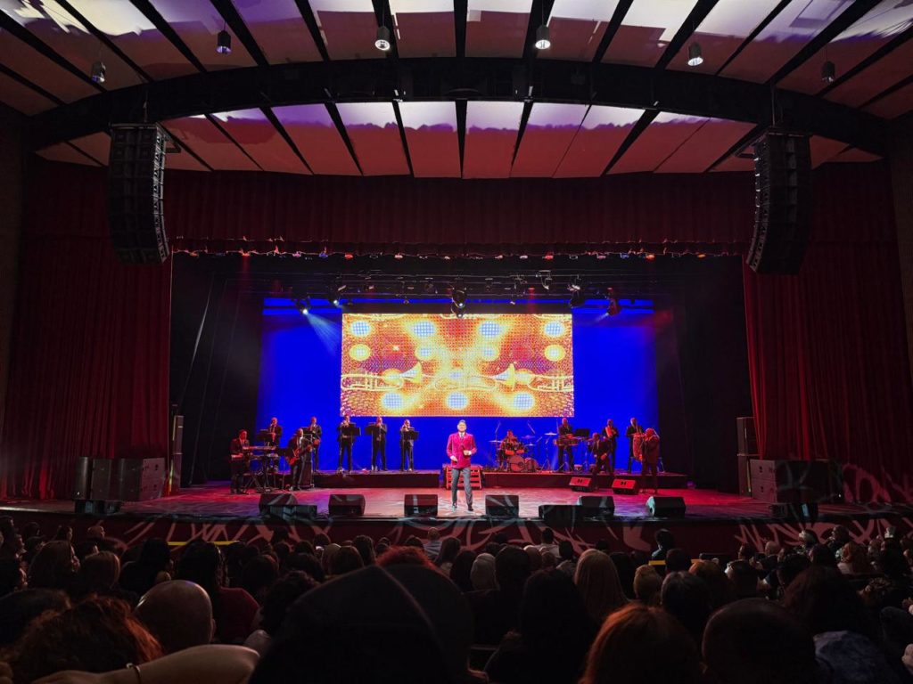 Eddy Herrera es escena