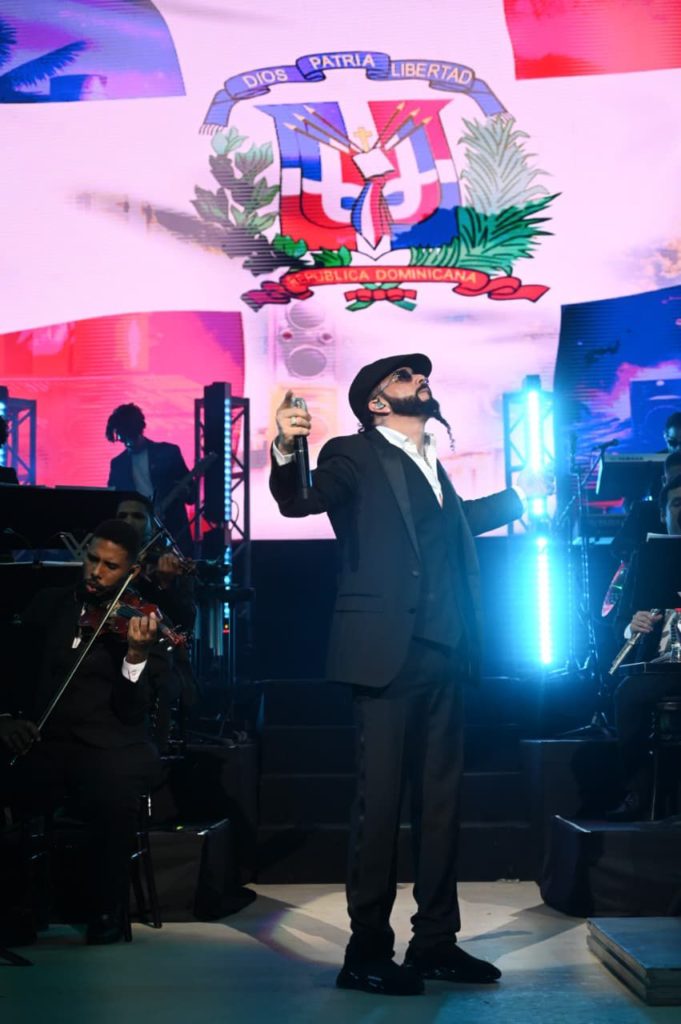 Yandel tributó a los dominicanos