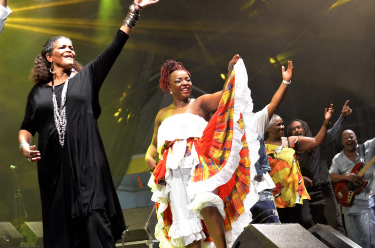 Kassav' celebrates its 40 years, do our young people spit on zouk