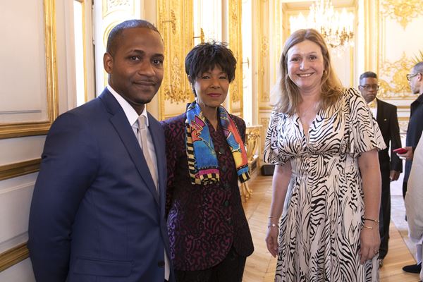 (left to right in the picture): Deputy Jiovanny William, director Euzhan Palcy and President of the National Assembly Yaël Braun-Pivet - Photo: Assemblée nationale - 2023